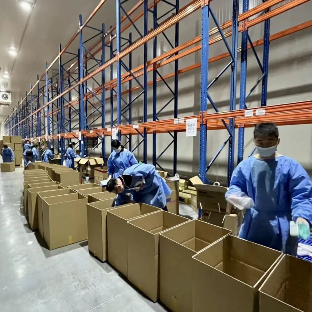 郑明物流助力上海,昆山两地防疫 保障医疗物资供应_腾讯新闻