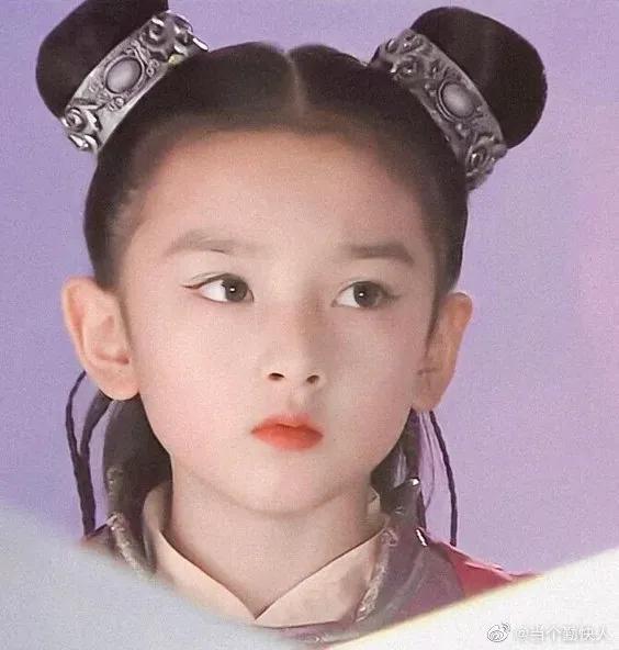 至今宋祖儿还是大家心目中的最美哪吒呢~而年纪小小的宋祖儿也没有让