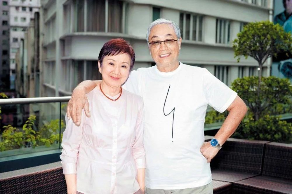 曾江与焦姣结婚后,两人非常恩爱,不过据媒体报道,曾娇的第三任妻子