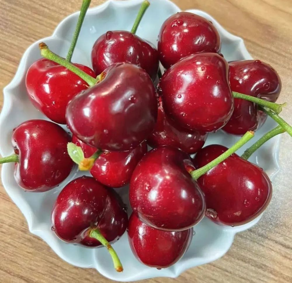 大连老村长家樱桃熟了,每斤省1/3,进口比不了_腾讯新闻