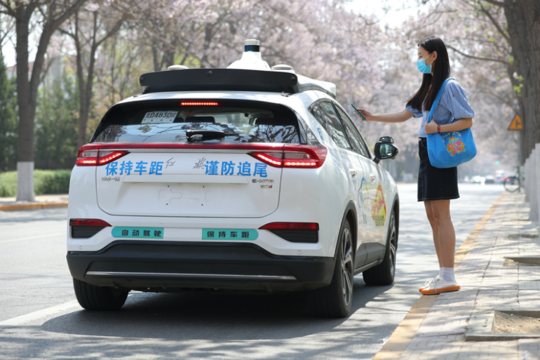 北京率先允许自动驾驶车辆”方向盘后无人“，百度首批获准