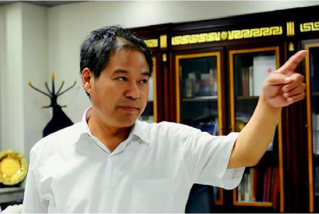 为了争夺财产,蓝翔老板荣兰祥把曾经的老板娘孔素英告了,令其被判2年3