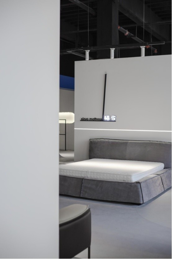 栖作将对床品的"呼吸感"和透气性的追求同样运用到