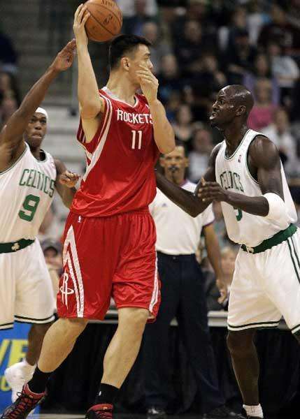 On this day: Yao Ming goes first in NBA draft – from 'disaster