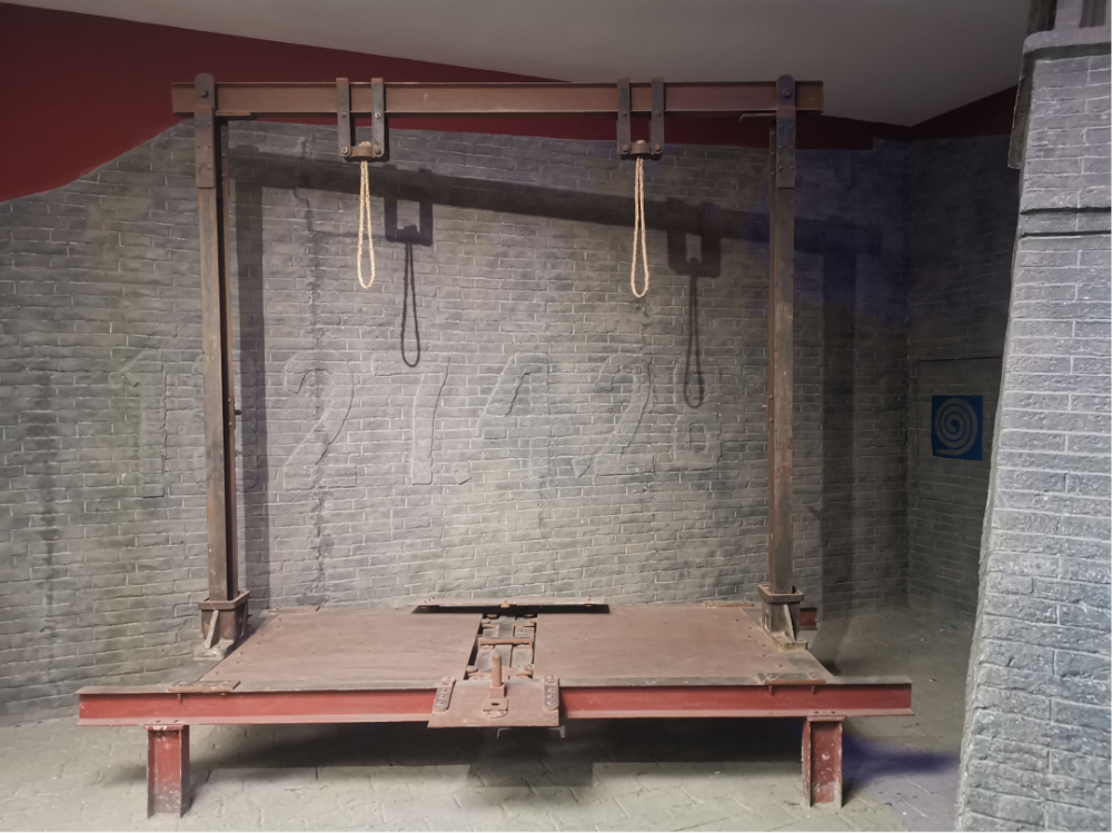 李大钊英勇就义绞刑架1926年春节过后不久,北京大学教授李大钊家里的