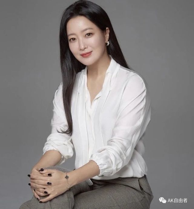 冻龄美女金喜善