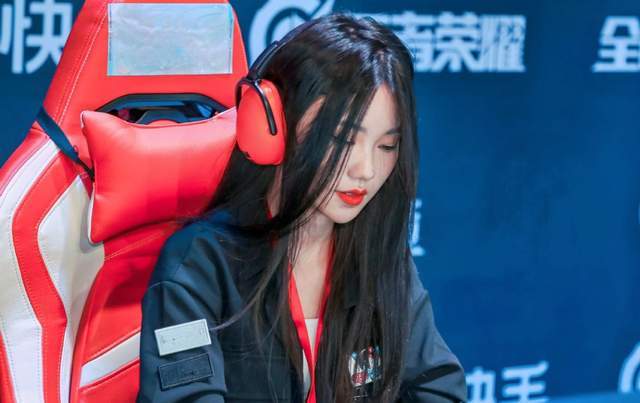 也许,有一些网友会很好奇,为什么kpl的选手都是男性.