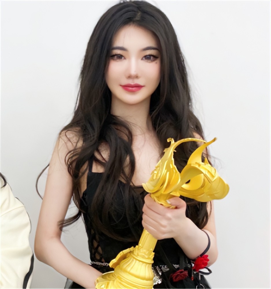 王者荣耀有女子赛事,这位选手就是曾经夺冠的甜甜珂.