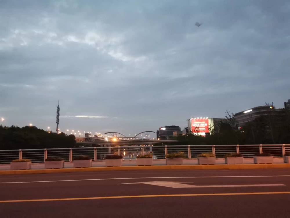 图片[7]-上海虹桥站滞留者：徒步30公里、被骗来做志愿者、露宿公园-口水杂谈论坛-交流探讨-淘惠啦资源网