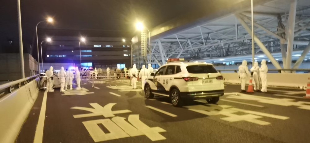 图片[13]-上海虹桥站滞留者：徒步30公里、被骗来做志愿者、露宿公园-口水杂谈论坛-交流探讨-淘惠啦资源网
