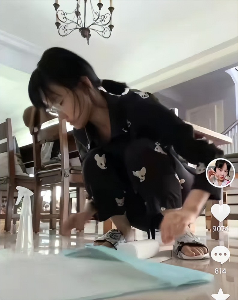 歌手黄龄在家跳舞扎小辫元气满满曾陷第三者风波