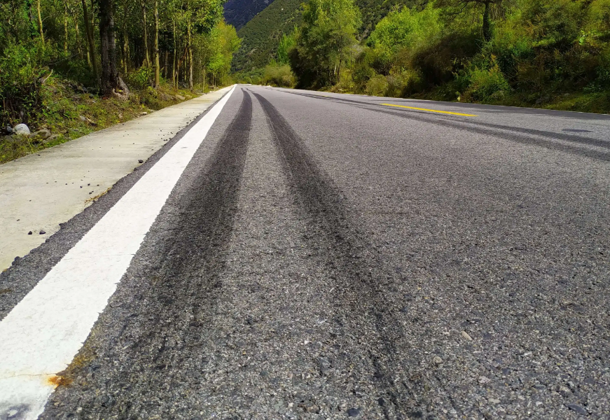 标配的abs功能有何用 存在感不強 但關鍵時刻得看它 天天看點