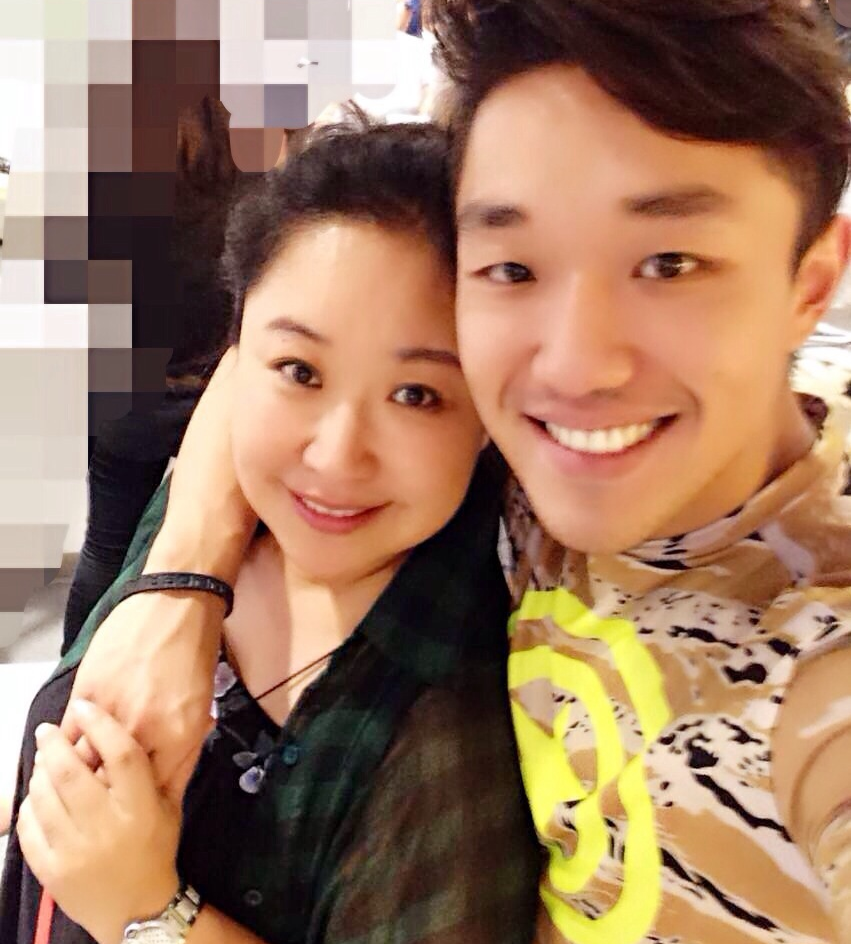 赵珈琪不顾反对嫁摆摊丈夫生一子恩爱几十年演员儿子成骄傲