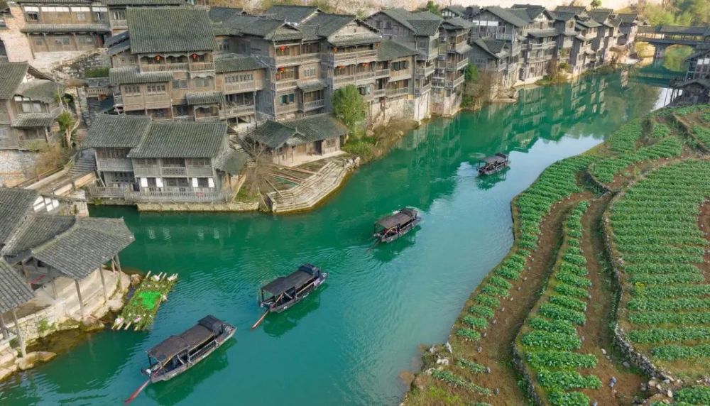 乌江寨游船观光项目已开锚启航,水上观光之旅即刻开启.