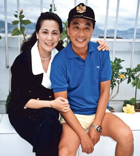 曾江入行六十多年,塑造过无数经典角色,对年轻观众而言,他的"黄药师"