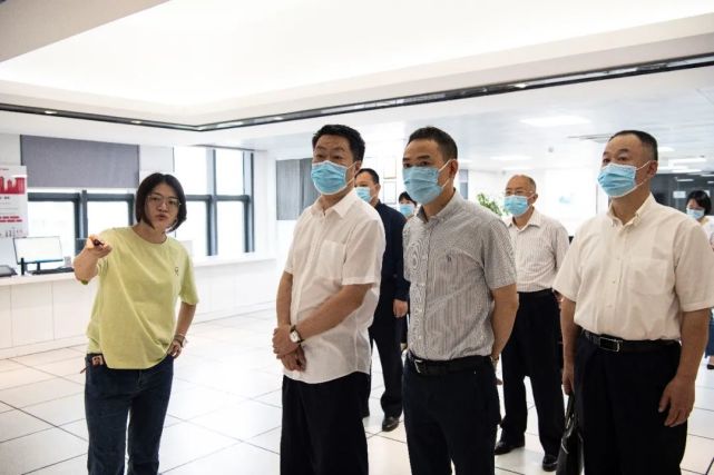 福建警察学院党委书记游晔带队到南威软件集团调研