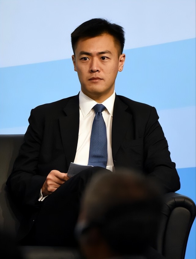 被低估的刘銮雄长子刘鸣炜:将财产转卖给甘比才是他的精明之处