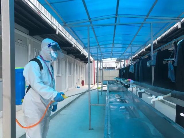 花博会停车场临时隔离点项目接近完工,可提供6000多套隔离用房