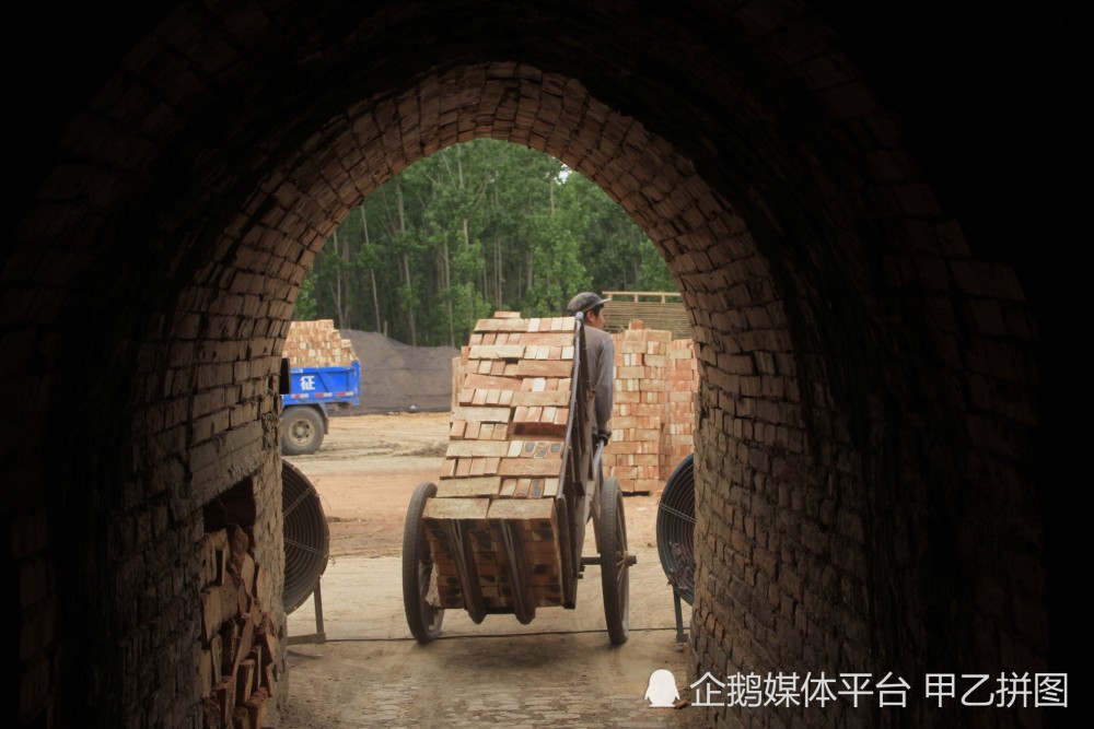 老照片:过去的砖窑厂