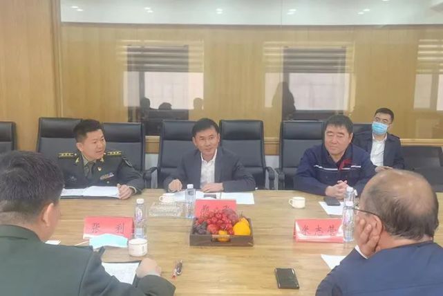 市委常委军分区司令员张利到辽阳县调研企业经营情况