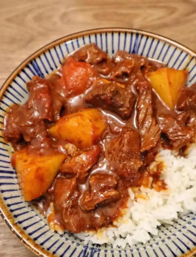 番茄牛腩饭这样做,浓郁又下饭,一口一口,根本停不下来