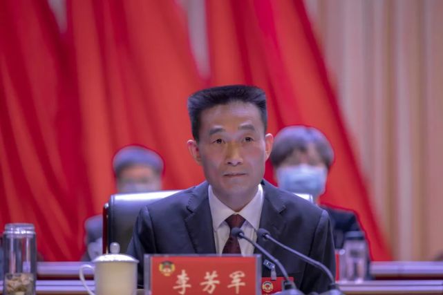 李芳军说,过去五年,十届县政协常委会,秉承初心,紧跟时代,厚植优势