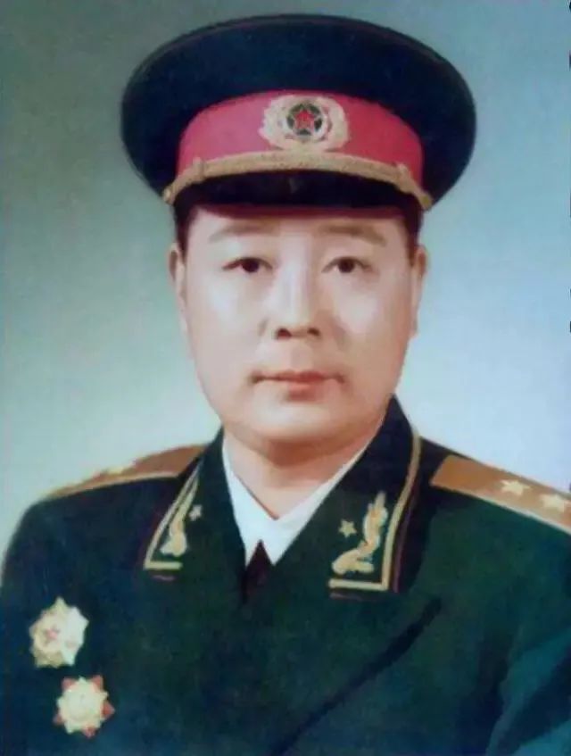 茶陵县人,曾任军委测绘局局长兼测绘学院院长,1955年被授予开国少将