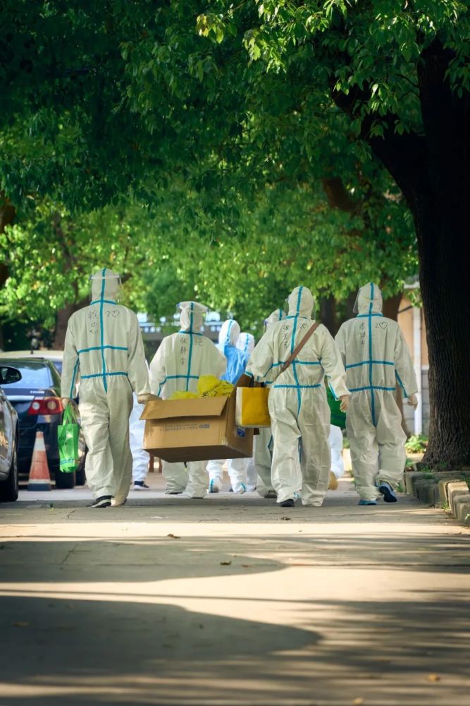 暖心疫情防控中那些感人的瞬间