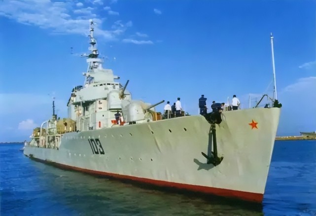 中国驱逐舰四大金刚图片