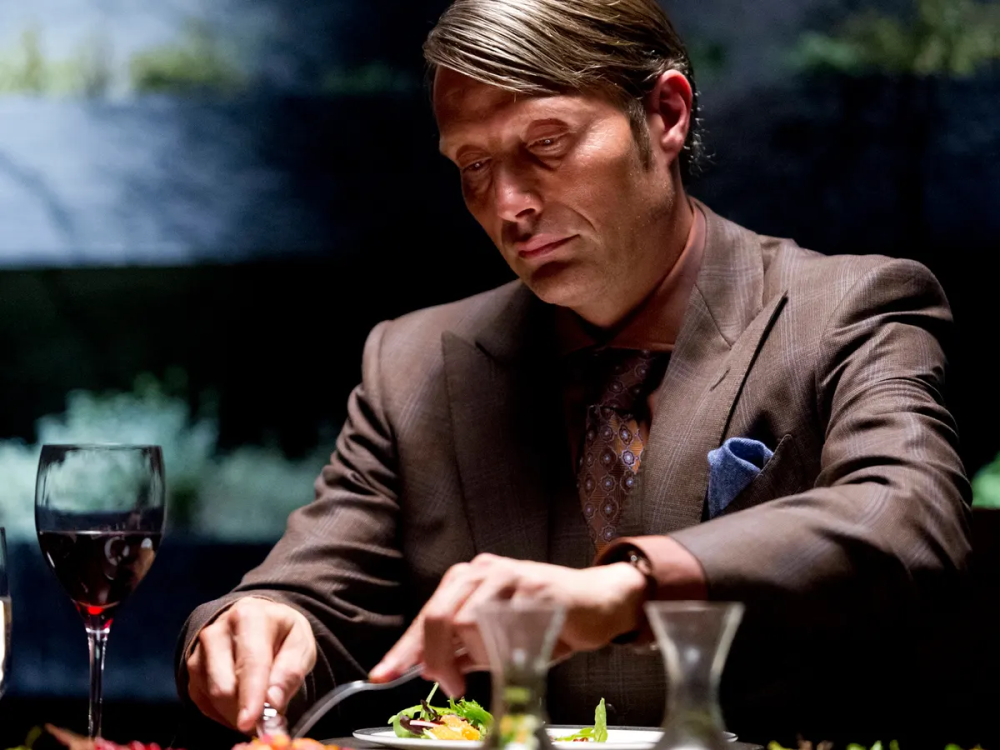 在美剧《汉尼拔》中,麦斯饰演"食人魔"汉尼拔医生,声名大噪.