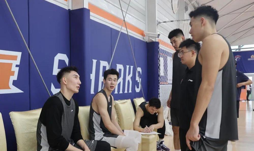 尤其是这个系列的第三场,包括可兰白克,罗汉琛,郭昊文在内的多名球员