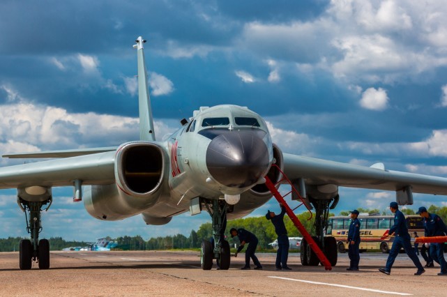 从图95到图22m两代双机比轰6k强多少为什么我们没有购买