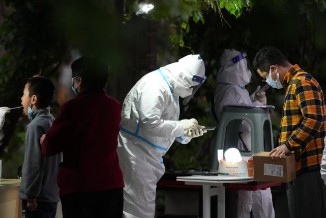 直击北京通州武夷花园这个社区第三轮核酸检测快速有序