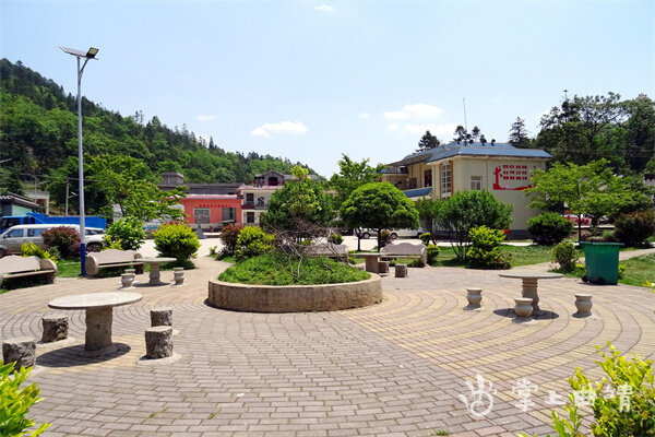 走进云南省文明村富源县富村镇居核村