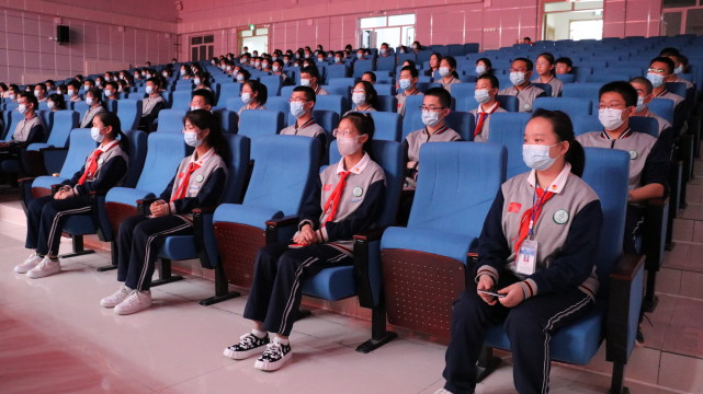 库尔勒市举办2022年新团员集中入团仪式