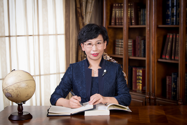 喜报香坊区风华中学校校长周瑛荣获2022年全国五一劳动奖章