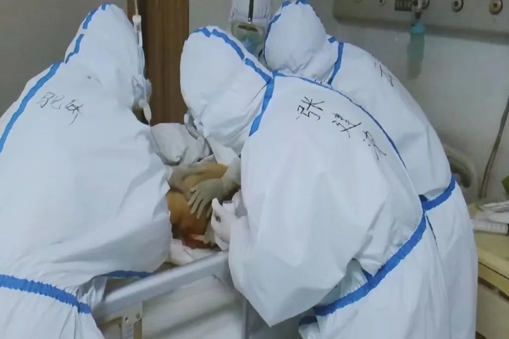 大理·人物|张建波:皮肤科里的 "全能" 医生_腾讯新闻