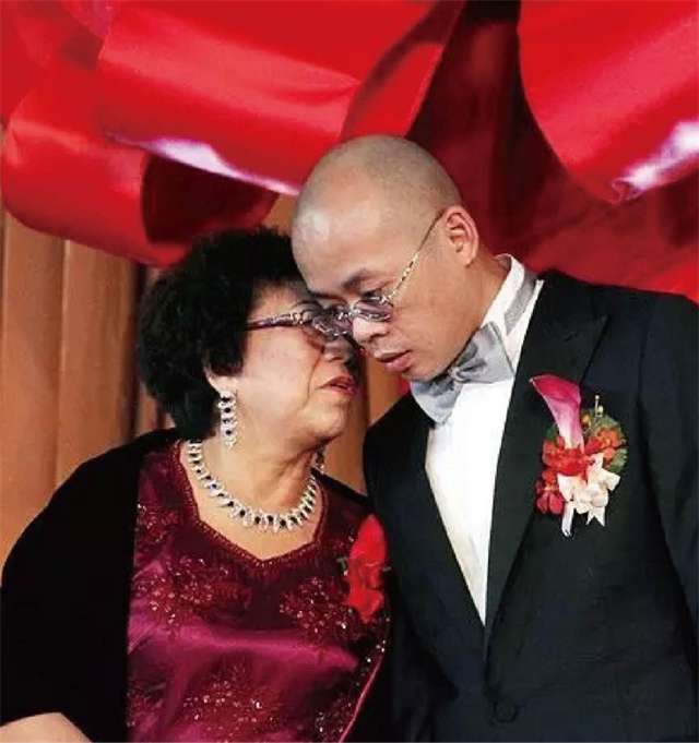 曹德旺另结新欢,写信问发妻诉求,妻子回信:我只要房子和孩子