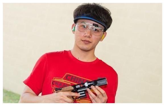 中国名将冲击奥运会金牌,美国选手脱靶打出0环