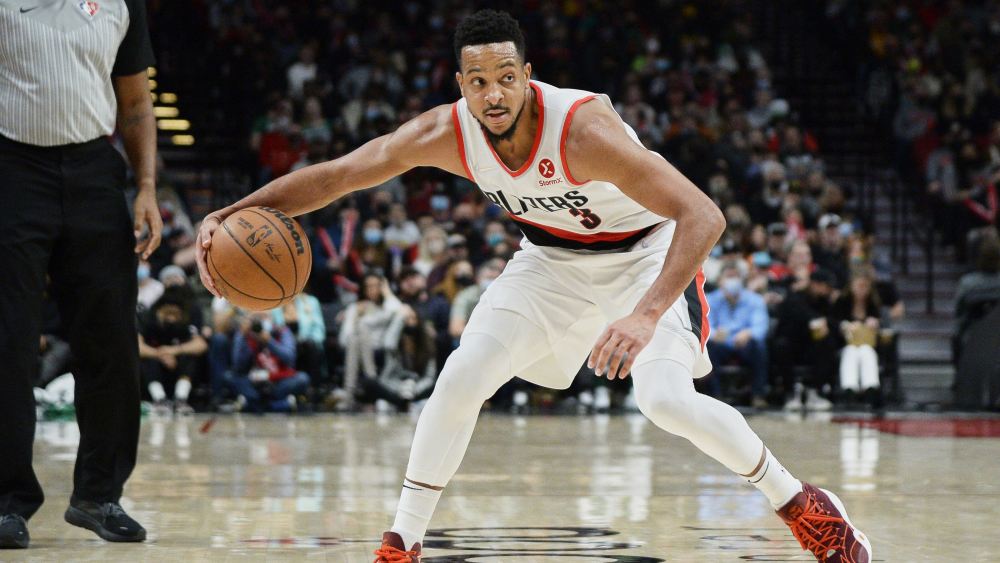 逆境逼出最强保罗,14投14中率队挺进半决赛,布克复出状态低迷!