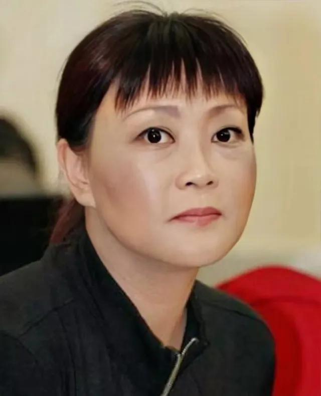 她演过小品《产房门前》,《换大米》,《二把花伞》等等.