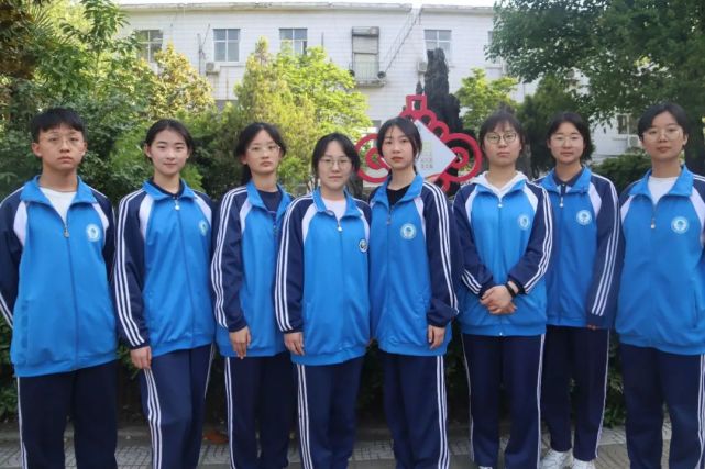 从县作家协会获悉,尉氏三中洧川校区语文教师刘书鹏,杜倩,陈辉耀以及