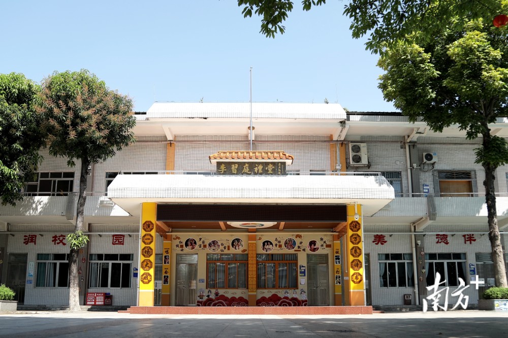 凤城实验学校小学部:名校托管,"品质玉成"铸就"为先教育"|探校·大良