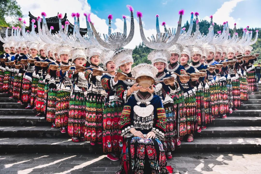 30-12:00,15:00-16:30活动地点:西江千户苗寨大北门苗族原生态民族