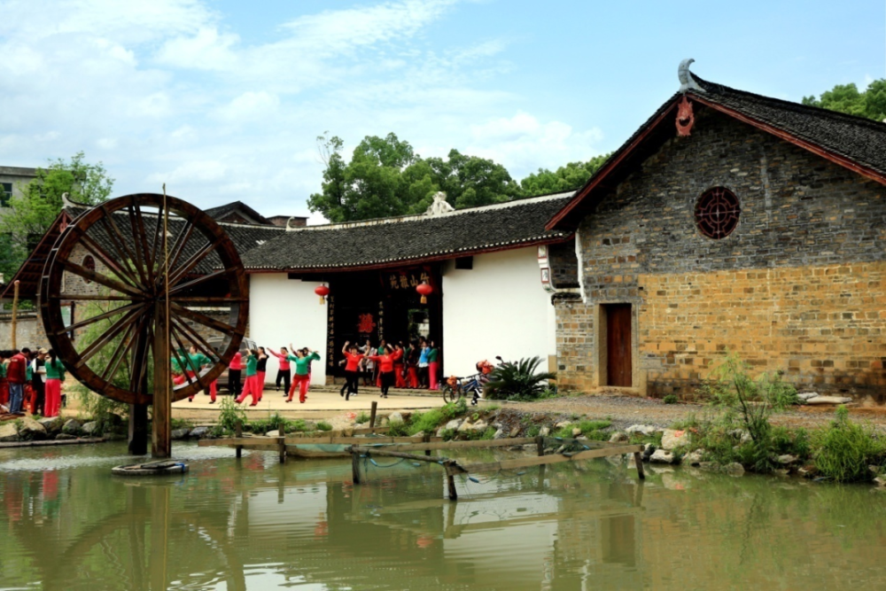 竹山祁劇文化非遺研學基地位於白水鎮竹山村,是湖南省五星級鄉村