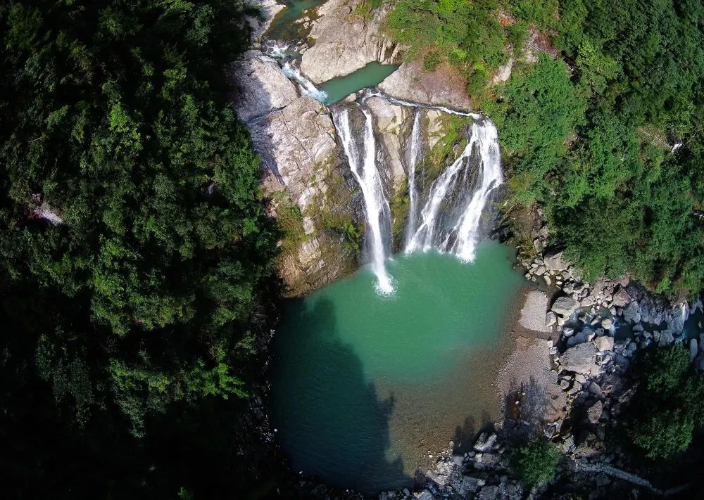 風情造化有《綠》碑相伴梅雨亭且不孤寂神仙該是我麼仙岩,見不到過往