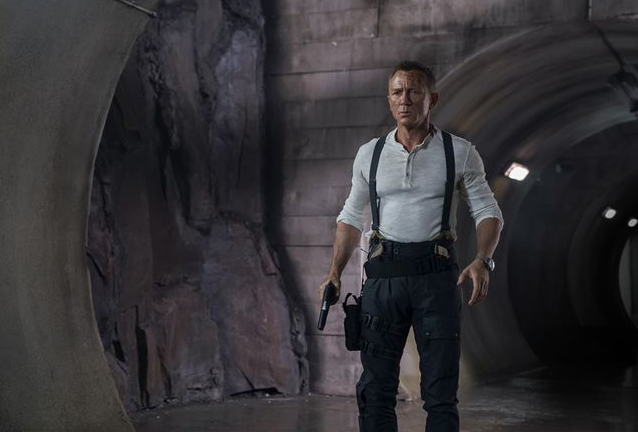 电影里的邦德死了 有人真给他立了墓碑 腾讯新闻