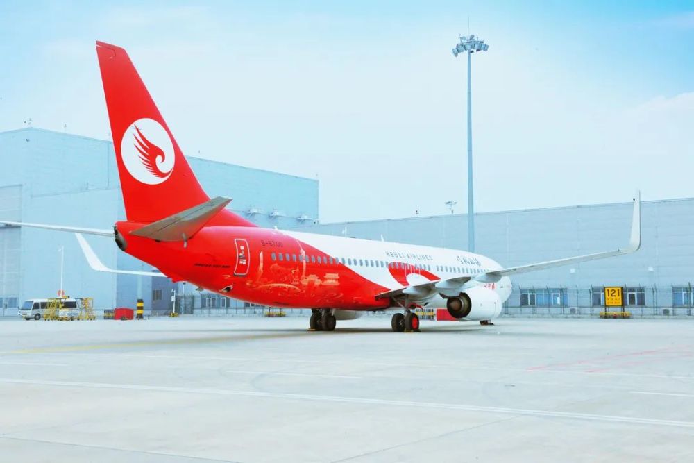 河北航空"石家庄号""正定号"冠名彩绘飞机,是贯彻落实市委"发挥航空