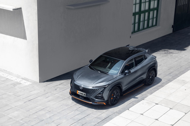 来看看长安uni-t,不用改装就很帅了