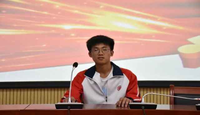 来源:红河州第一中学编辑:郑思桐审核:方保川终审:杨春